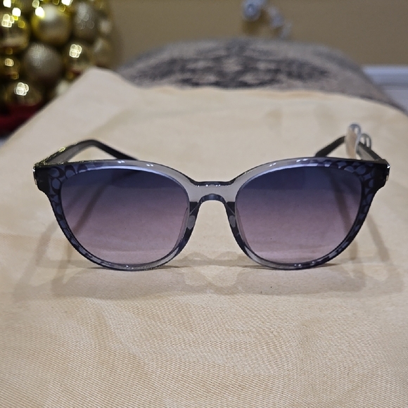 Stylish Black and Gray Sunglasses - Picture 1 of 9